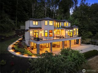 8246 W Mercer Way, Mercer Island, WA 98040