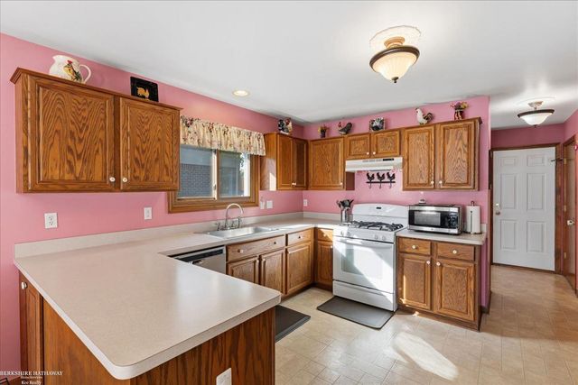 16184 Nathan Drive, Macomb Twp, MI 48044