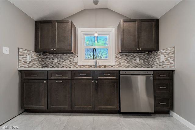 2745 Rockefeller Road, Willoughby Hills, OH 44092