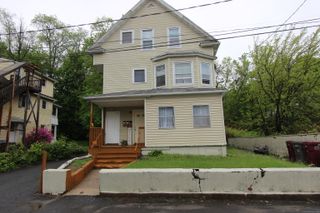 33 Lounsbury Street, Naugatuck, CT 06770