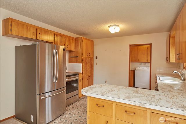 2903 NE Rozewood Drive, Bremerton, WA 98310