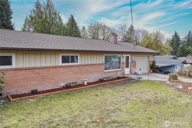 2903 NE Rozewood Drive, Bremerton, WA 98310