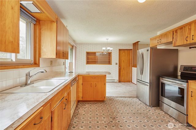 2903 NE Rozewood Drive, Bremerton, WA 98310