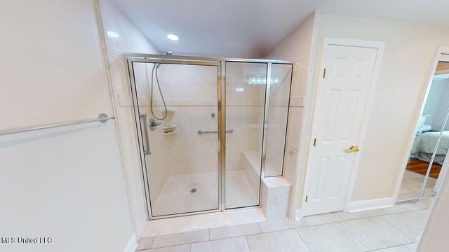 2230 Beach Drive, 406, Gulfport, MS 39507