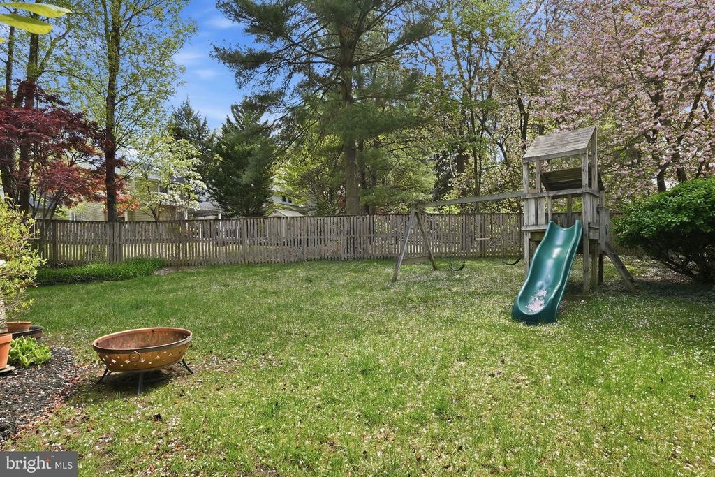 Image 13 of property listing at 289 COLLEGE MANOR DR, Arnold, MD 21012