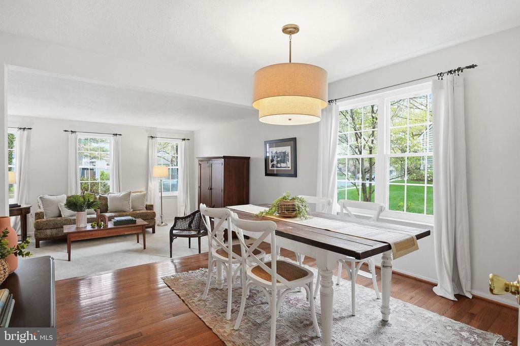 Image 14 of property listing at 289 COLLEGE MANOR DR, Arnold, MD 21012