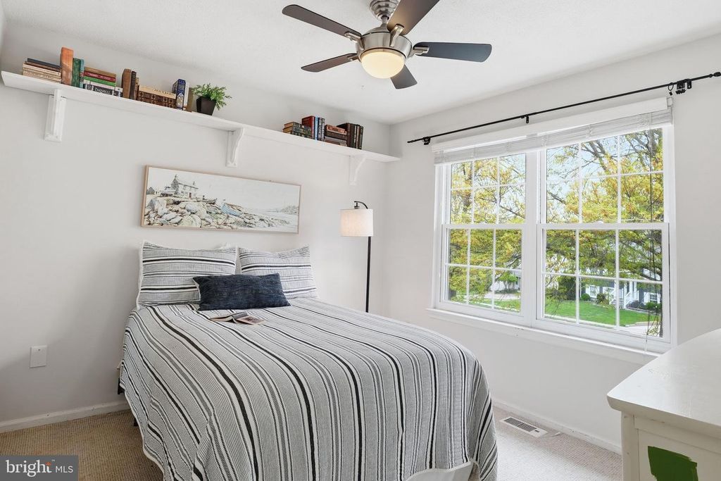 Image 24 of property listing at 289 COLLEGE MANOR DR, Arnold, MD 21012