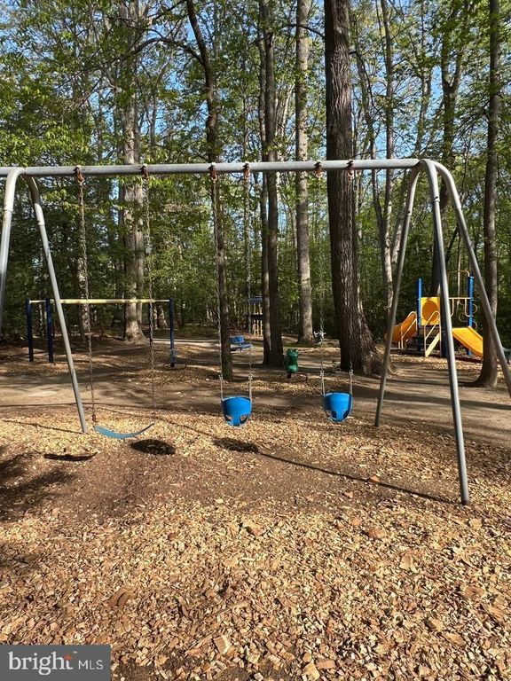 Image 33 of property listing at 289 COLLEGE MANOR DR, Arnold, MD 21012