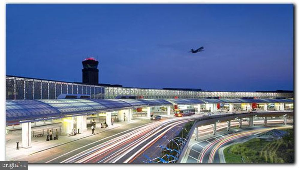 Image 39 of property listing at 289 COLLEGE MANOR DR, Arnold, MD 21012