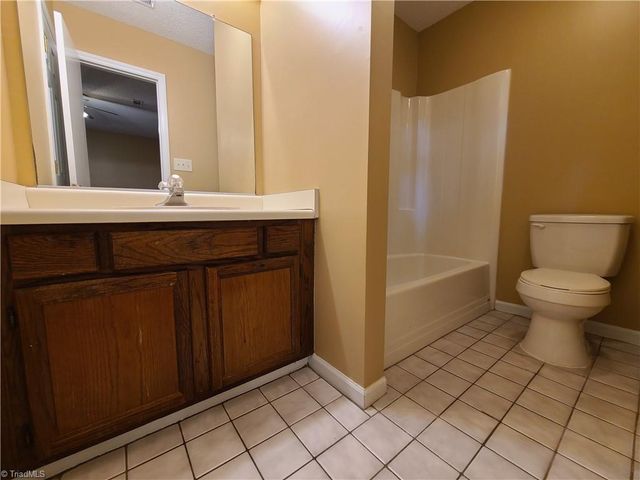 5516 Oak Summit Court, Winston-salem, NC 27105