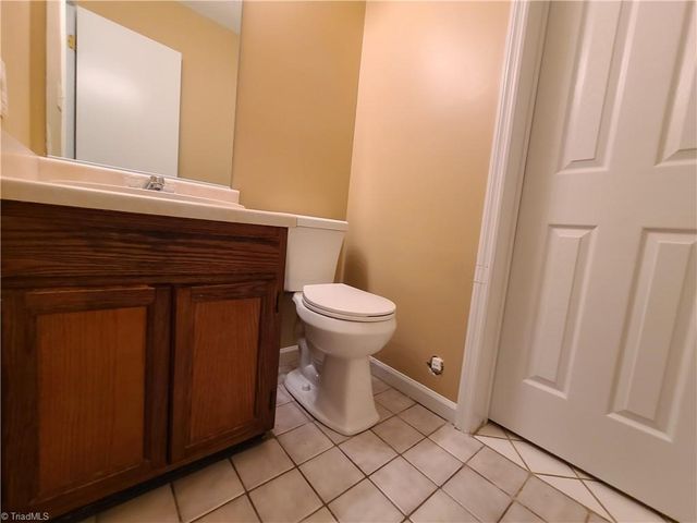 5516 Oak Summit Court, Winston-salem, NC 27105