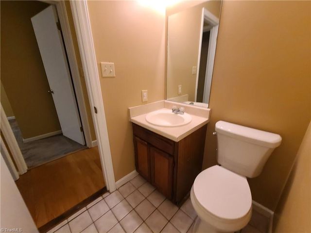 5516 Oak Summit Court, Winston-salem, NC 27105