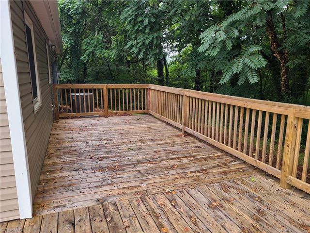 5516 Oak Summit Court, Winston-salem, NC 27105