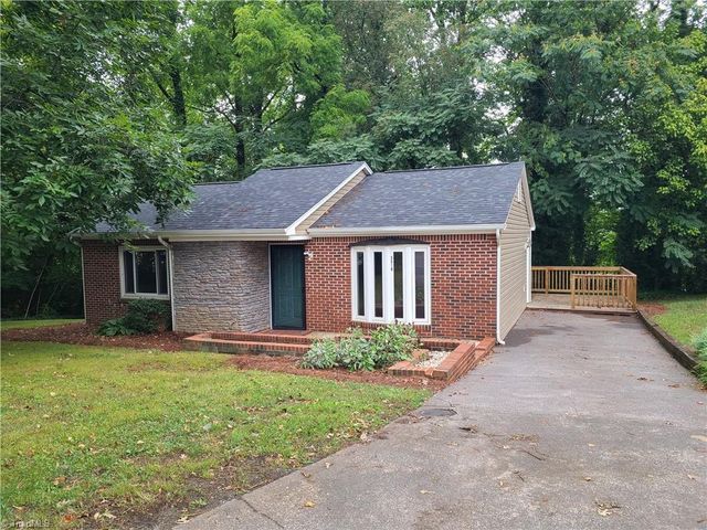 5516 Oak Summit Court, Winston-salem, NC 27105