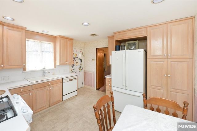 15-06 Morlot Avenue, Fair Lawn, NJ 07410
