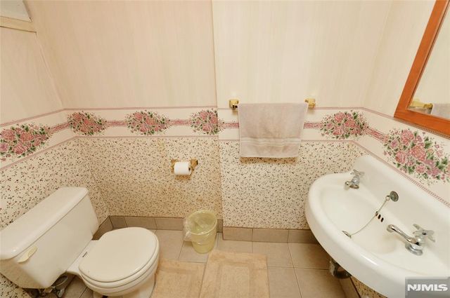 15-06 Morlot Avenue, Fair Lawn, NJ 07410