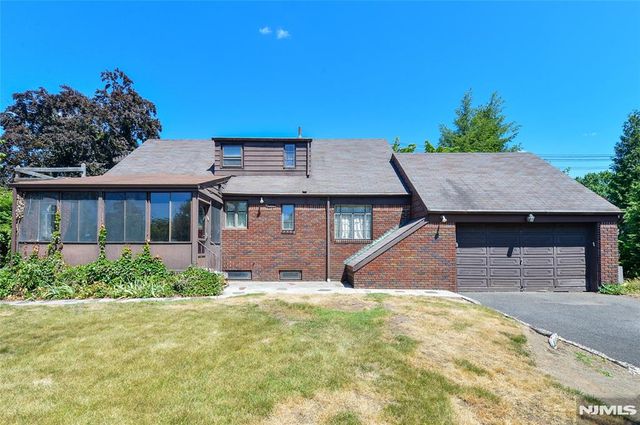 15-06 Morlot Avenue, Fair Lawn, NJ 07410