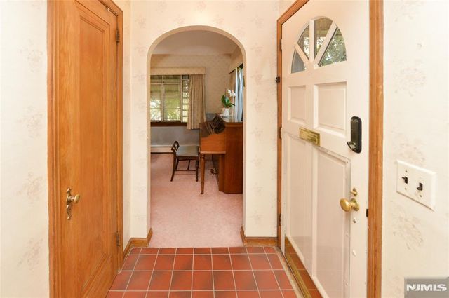 15-06 Morlot Avenue, Fair Lawn, NJ 07410