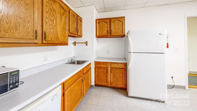 124 College Street, Asheville, NC 28801