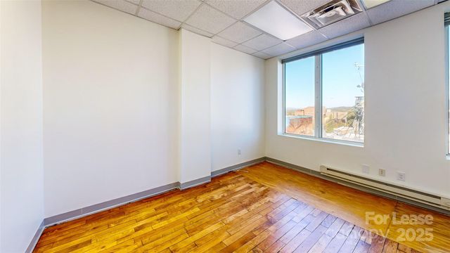 124 College Street, Asheville, NC 28801