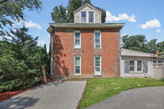 706 Grove Street, Alton, IL 62002