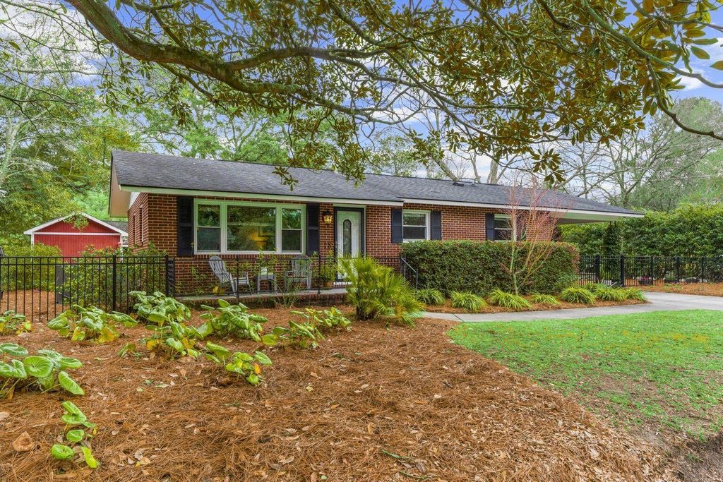 Image 32 of property listing at 18 Murray Hill Drive, Charleston, SC 29407