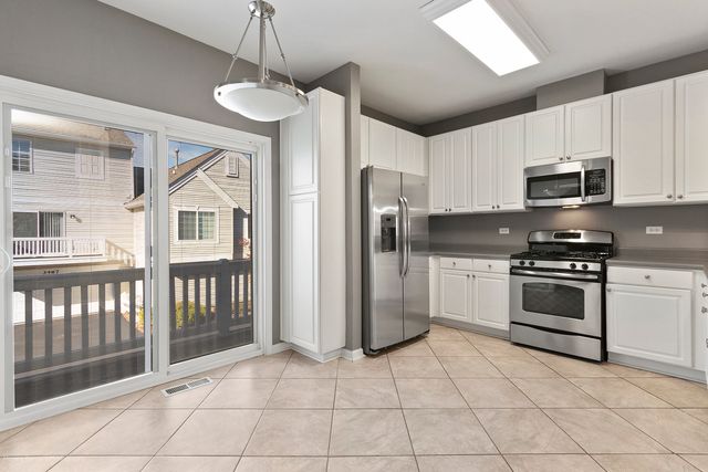 3473 Ravinia Circle, Aurora, IL 60504