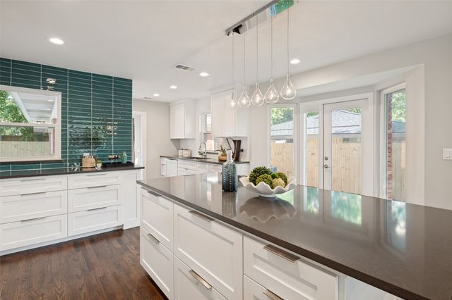 7229 Edgerton Drive, Dallas, TX 75231