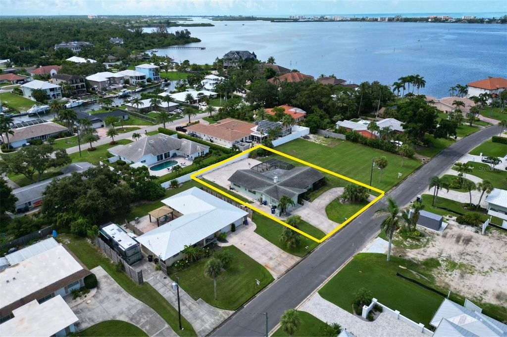 1848 SOUTHPOINTE DRIVE, Sarasota, FL 34231