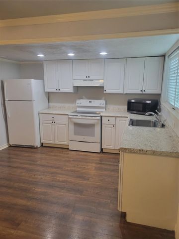 7021 Chasewood Drive, Houston, TX 77489