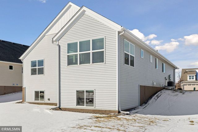 6186 Quenroe Avenue NE, Elk River, MN 55330