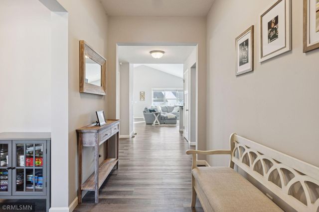 6186 Quenroe Avenue NE, Elk River, MN 55330