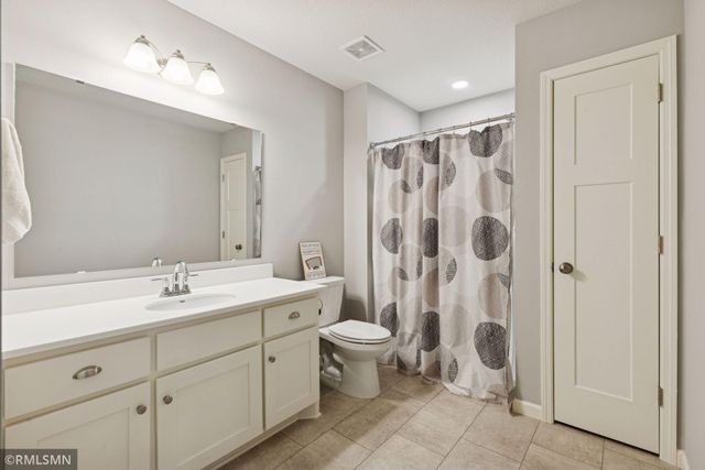 6186 Quenroe Avenue NE, Elk River, MN 55330