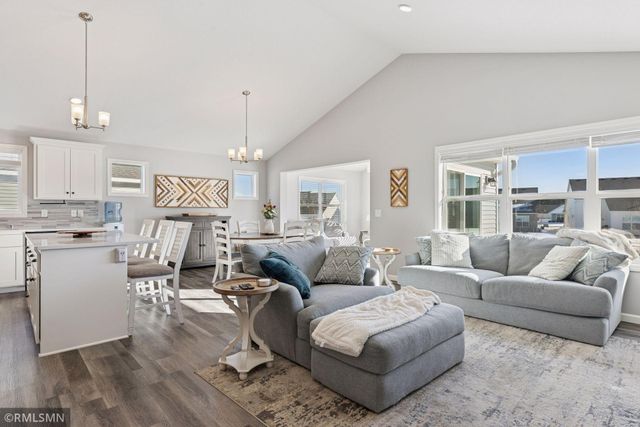 6186 Quenroe Avenue NE, Elk River, MN 55330