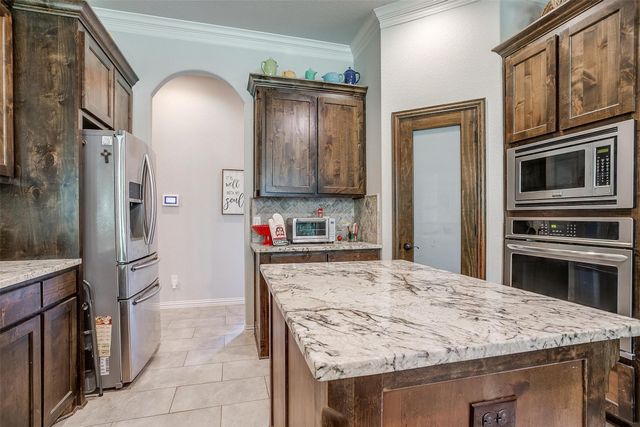 140 Flying Diamond Drive, Springtown, TX 76082