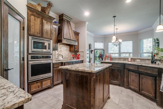 140 Flying Diamond Drive, Springtown, TX 76082