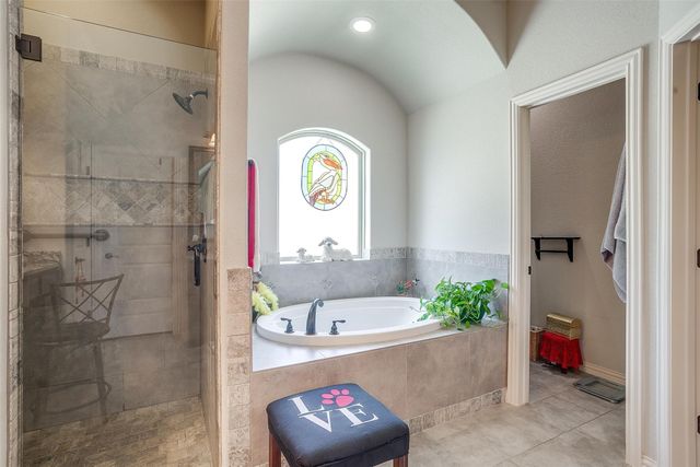 140 Flying Diamond Drive, Springtown, TX 76082