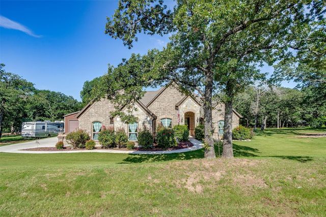 140 Flying Diamond Drive, Springtown, TX 76082