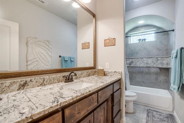 140 Flying Diamond Drive, Springtown, TX 76082