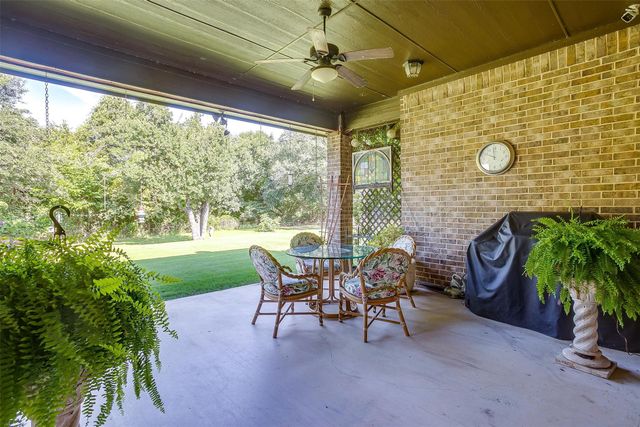 140 Flying Diamond Drive, Springtown, TX 76082