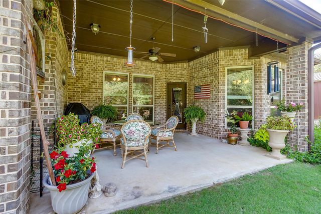 140 Flying Diamond Drive, Springtown, TX 76082