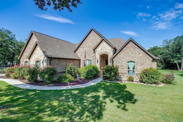 140 Flying Diamond Drive, Springtown, TX 76082