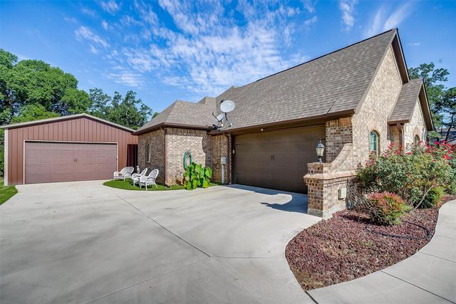 140 Flying Diamond Drive, Springtown, TX 76082