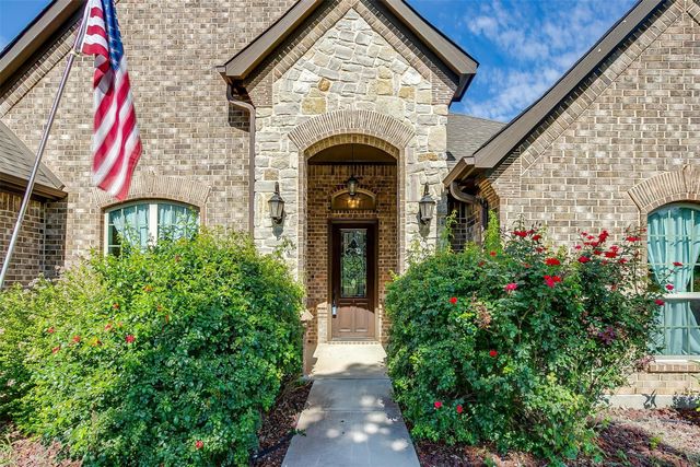 140 Flying Diamond Drive, Springtown, TX 76082