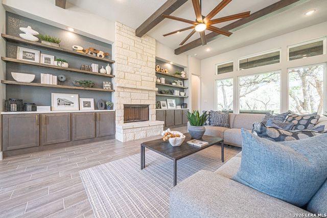 123 Pradera Ridge Drive, Floresville, TX 78114