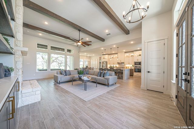 123 Pradera Ridge Drive, Floresville, TX 78114