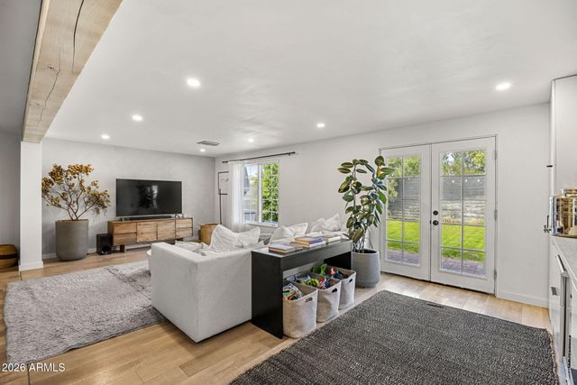 4614 E DEVONSHIRE Avenue, Phoenix, AZ 85018