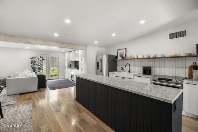 4614 E DEVONSHIRE Avenue, Phoenix, AZ 85018