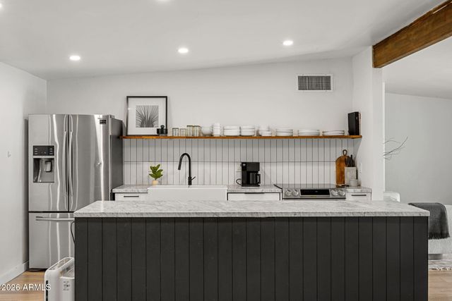 4614 E DEVONSHIRE Avenue, Phoenix, AZ 85018