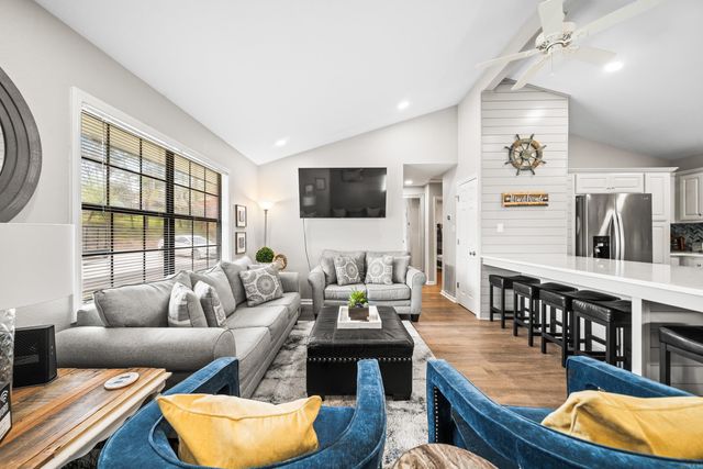 111 Fishing Lane, Hot Springs, AR 71913